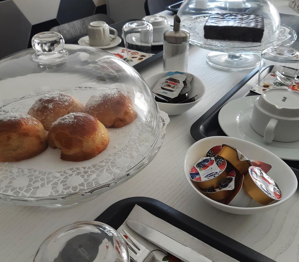 נאפולי Chez Anna B&B - Adults Only מראה חיצוני תמונה